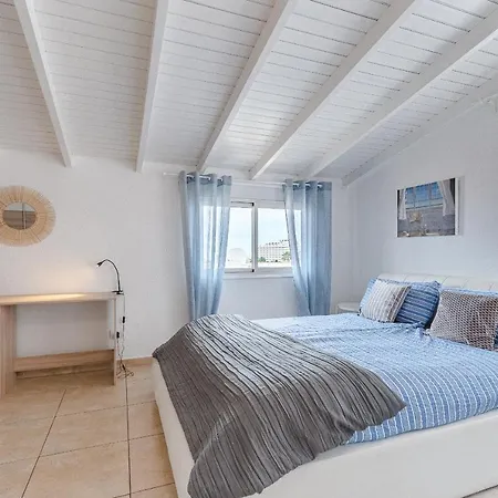 Sea View Penthouse Eden - Apartman