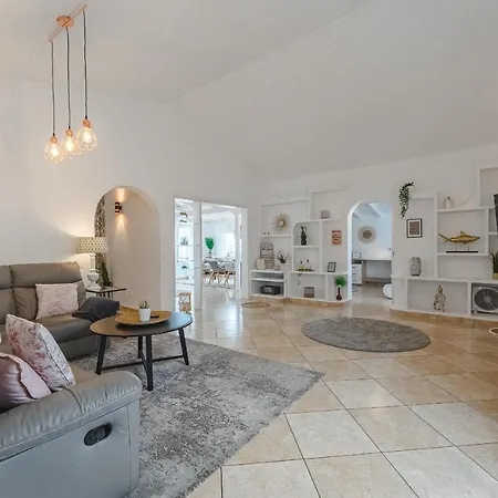 Sea View Penthouse Eden - * 아데제
