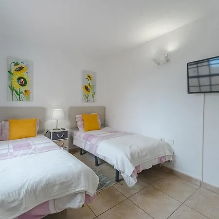 Sea View Penthouse Eden - 아파트 아데제