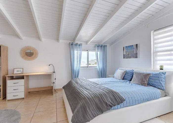 Sea View Penthouse Eden - Appartement