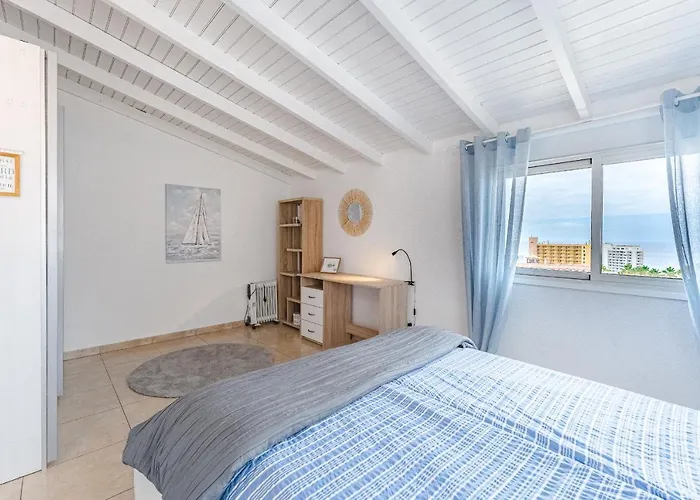 Sea View Penthouse Eden - アデヘ