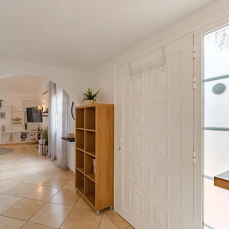 Sea View Penthouse Eden - *