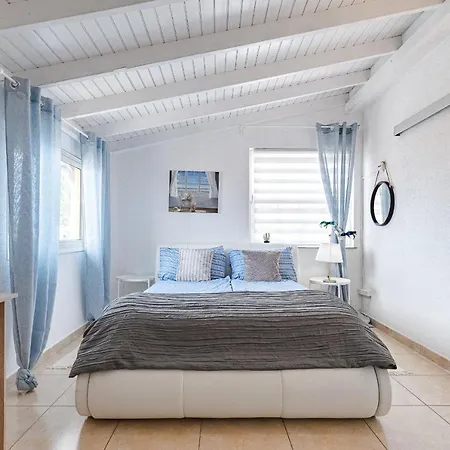 Sea View Penthouse Eden -